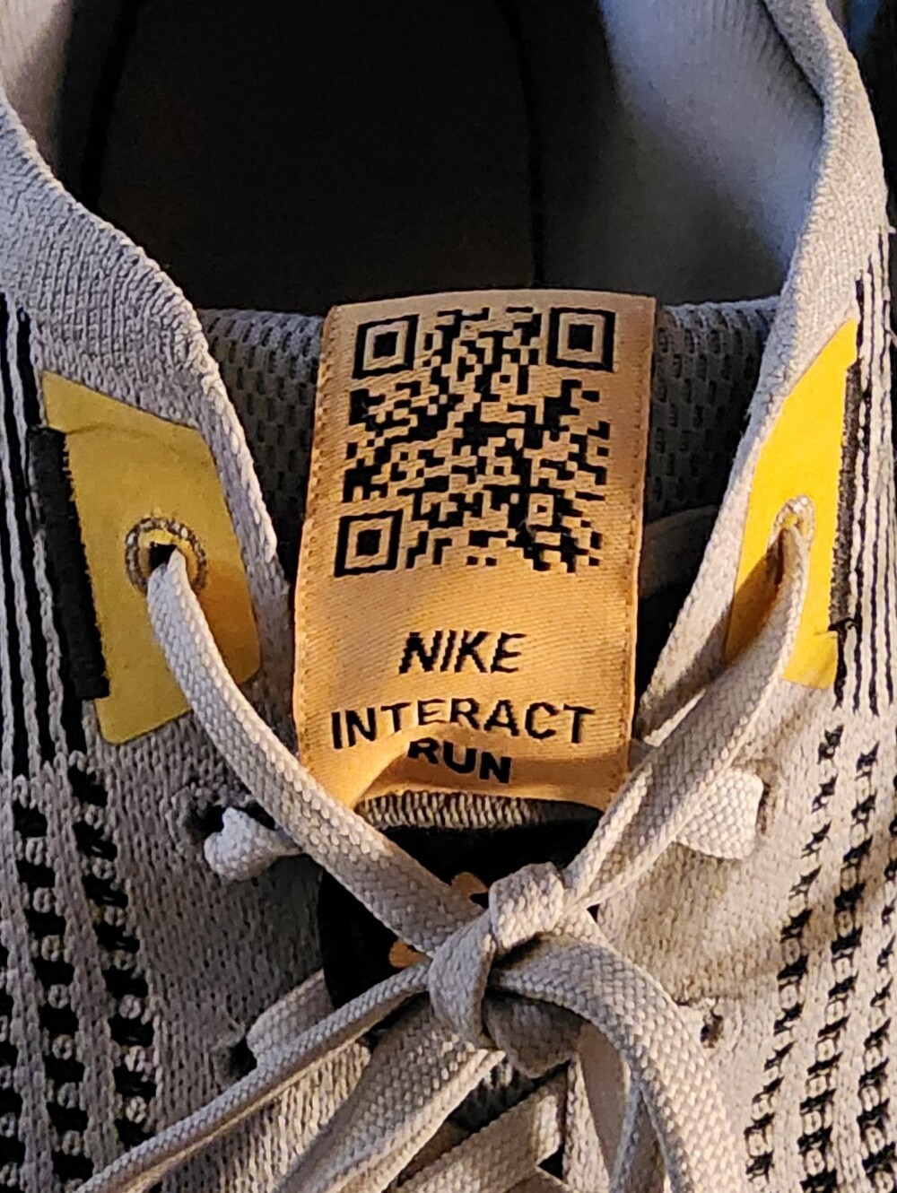 Nike Interact Run Men's Light Gray and Yellow Running Shoes